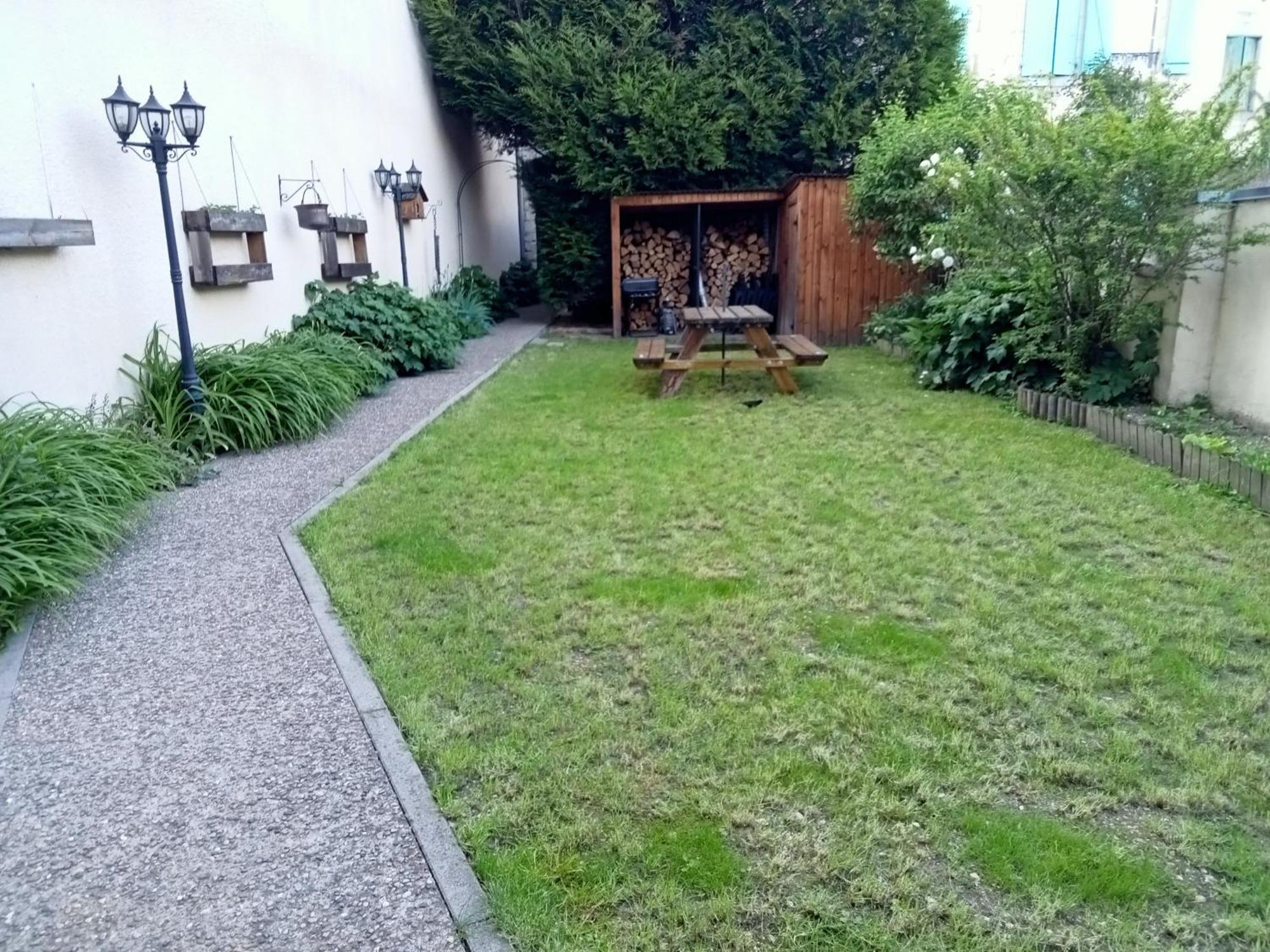 Le Gite Embarque - Gere Par Presta-Zen'Services - Barque Electrique En Supplement Verdun-sur-Meuse Exterior photo